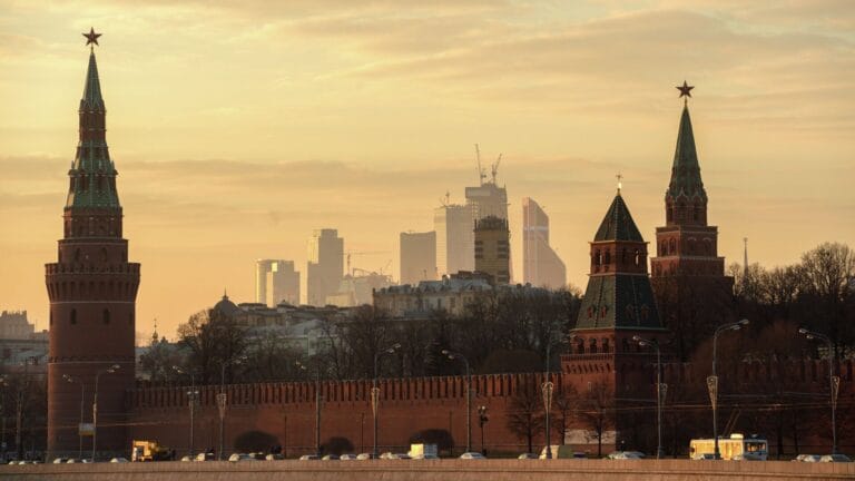 Kremlin’den Starmer’ın İstifasına İlk Yorum: İlişkileri Her Zaman Sıfır Noktasında Tuttu