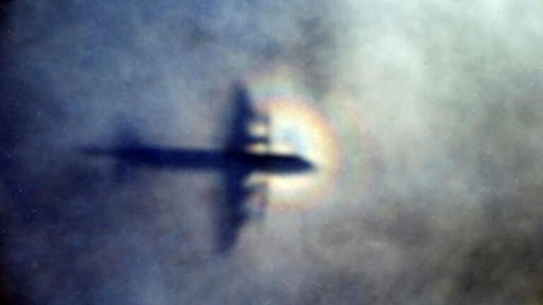 Search for Malaysia Airlines 'MH370' Extended for Another Year