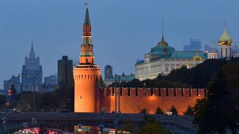 Kremlin Warns: Irreversible Processes for Kiev Are Approaching