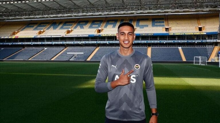 Fenerbahçe’de Kadro Planlaması Netleşiyor: İki İsimle Yollar Ayrılıyor