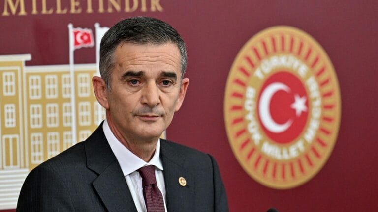 CHP’den İstifa: Ümit Dikbayır’ın Kararı