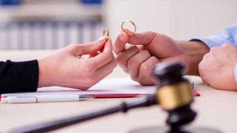 Eşin Cimri Davranışları Boşanma Sebebi Olabilir mi?