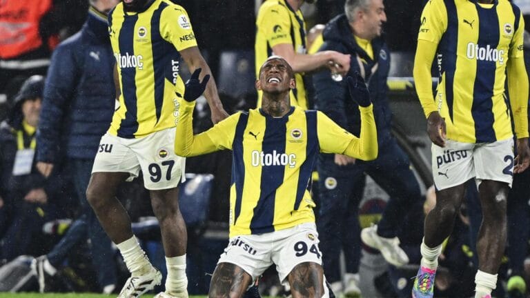 Fenerbahçe’nin Brezilyalı Yıldızı Anderson Talisca Sağlık Kontrollerinden Geçti