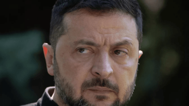 Polonya, Zelenskiy’in En Yüksek Nişanını Geri Çekti