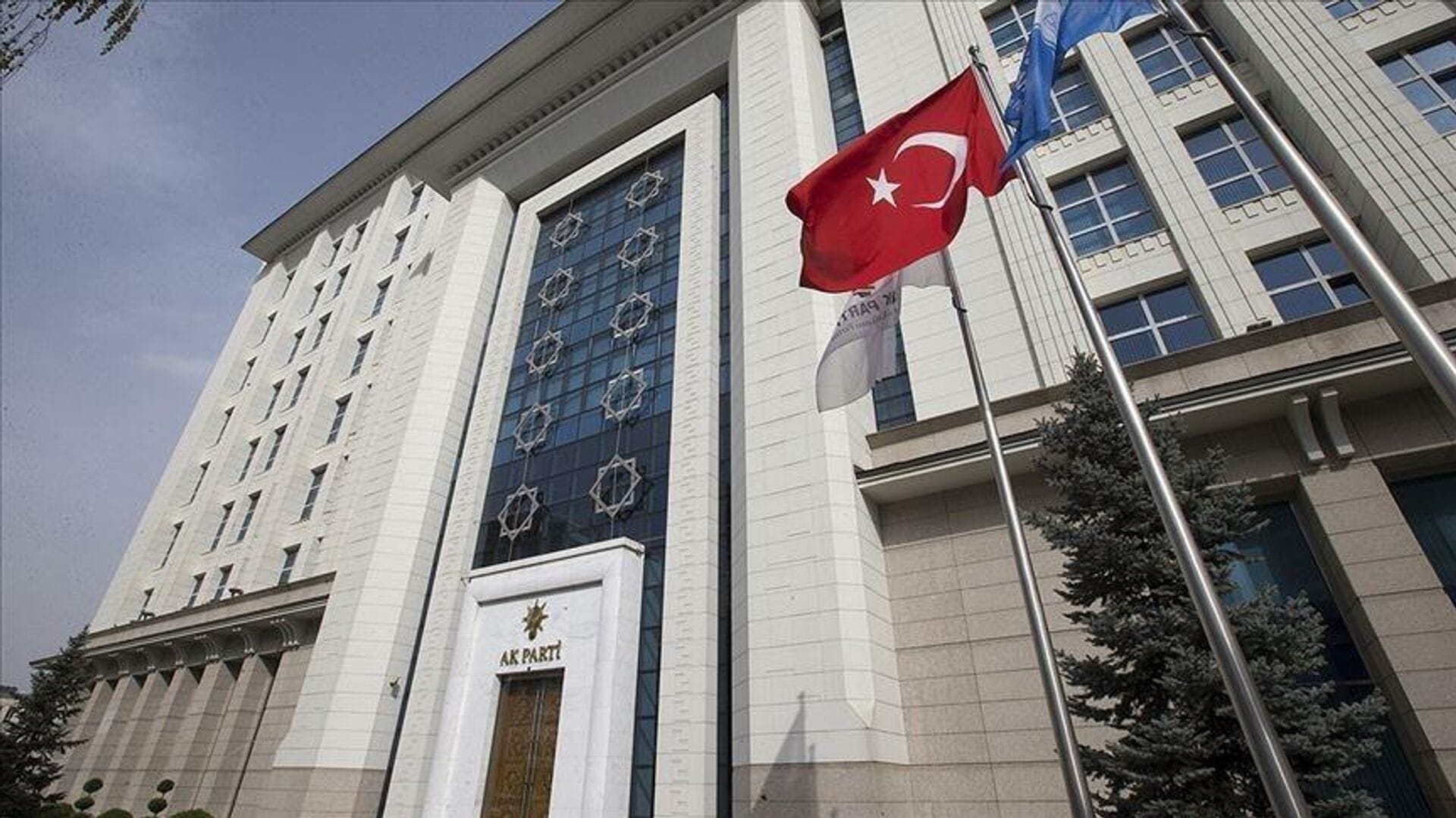 AK Parti 33’üncü İstişare ve Değerlendirme Toplantısı için Kampa Giriş Yaptı