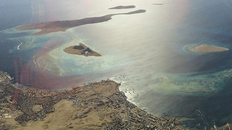 Hürmüz Boğazı’nda Yük Gemisine Saldırı: İran’dan Açıklama