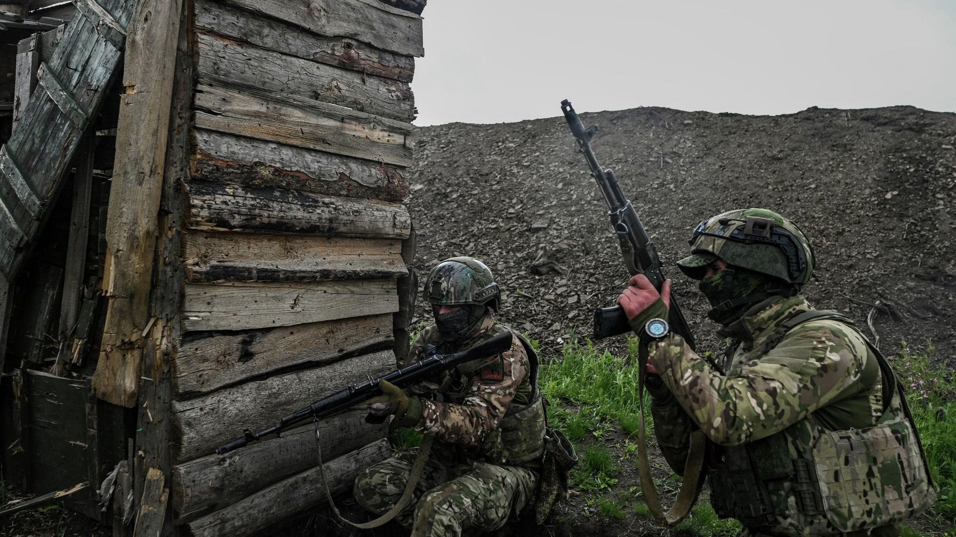 Rus Askerler Donetsk ve Zaporojye’de Kontrolü Ele Geçirdi