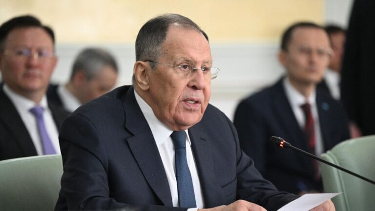 Rusya Dışişleri Bakanı Lavrov’tan Batı’ya Uyarı