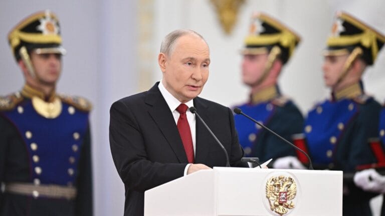 Putin: Batı, Rusya’ya Karşı Açıkça Savaş Hazırlığı Yapıyor