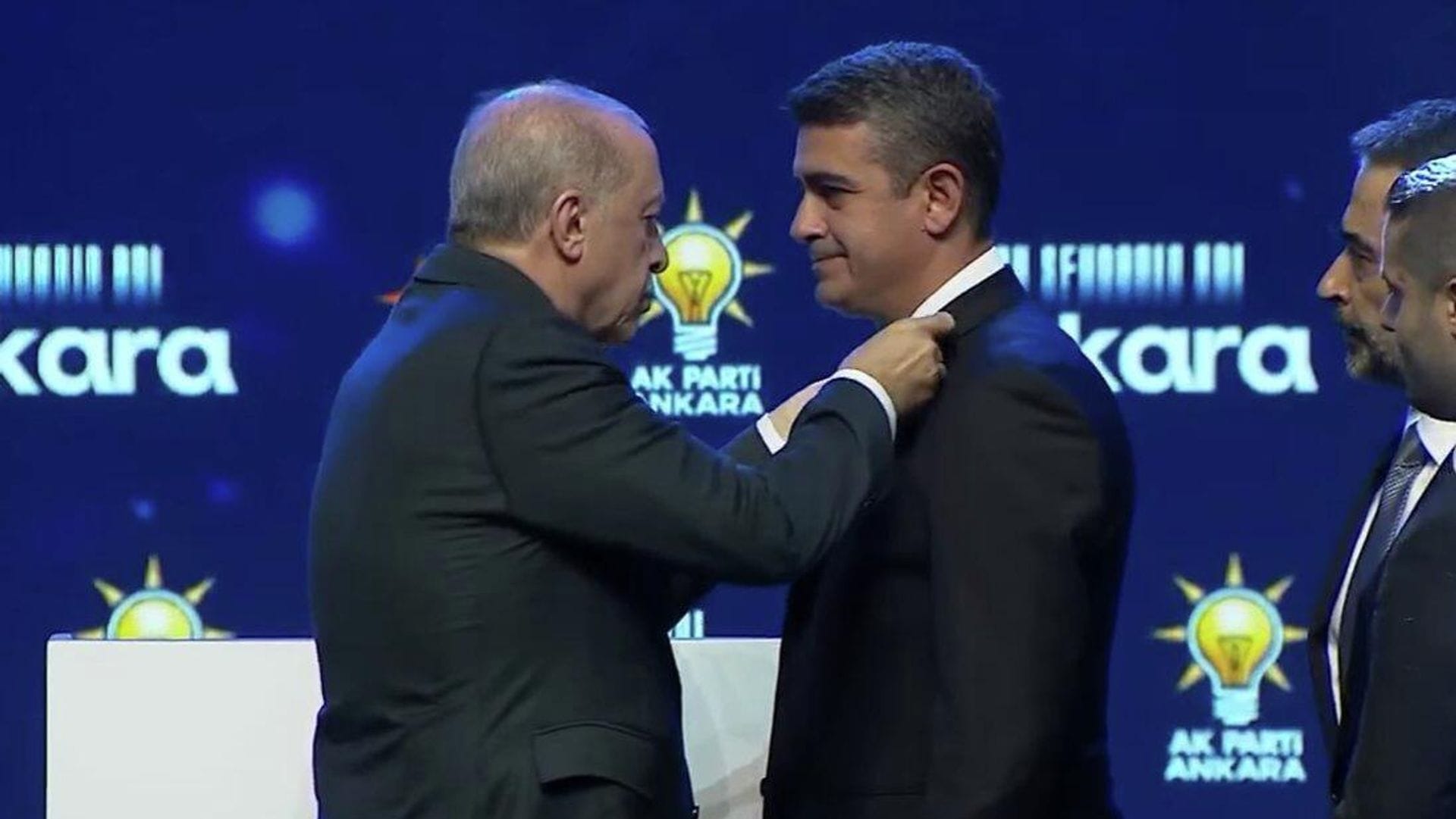 Cumhurbaşkanı Erdoğan’ın Konuşması Sonrası CHP’den İstifa Eden Belediye Başkanı AK Parti’ye Katıldı