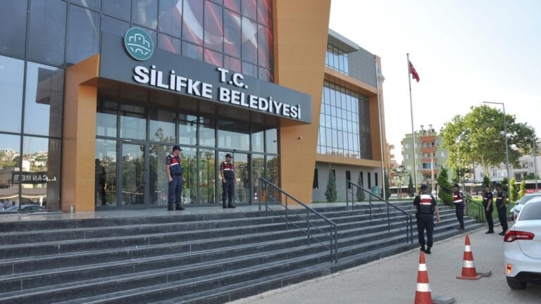 Major Operation in Silifke: Mayor and 7 Suspects Detained