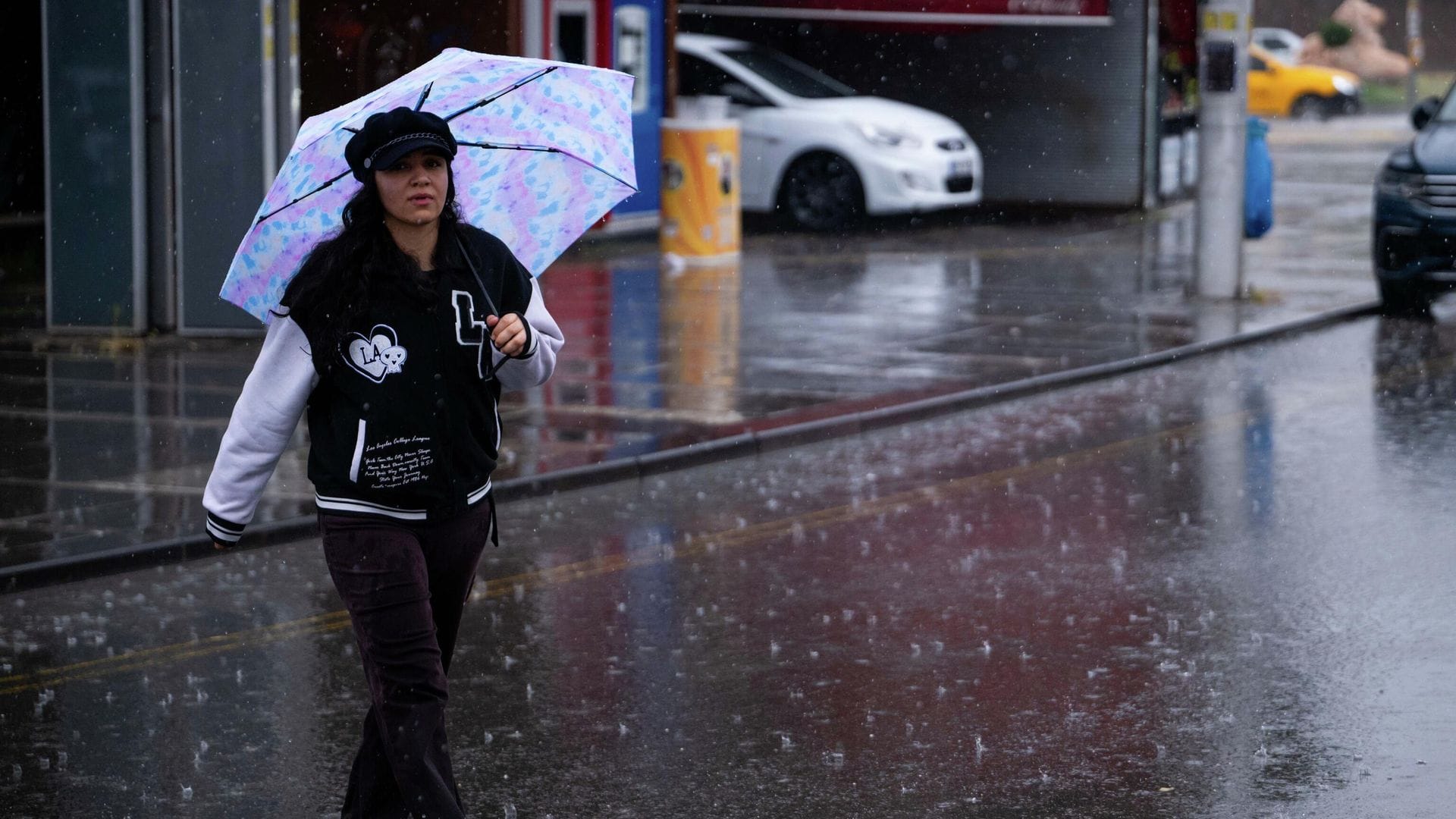 Yurt Geneli Sağanak Yağış Uyarısı: Hava Sıcaklığı Mevsim Normallerinin Üzerinde Yurt Geneli Sağanak Yağış Uyarısı: Hava Sıcaklığı Mevsim Normallerinin Üzerinde