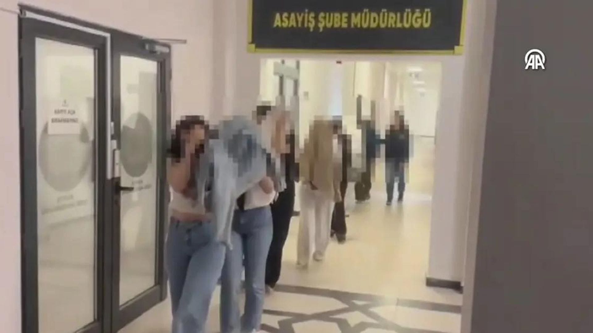 Fuhuş Operasyonunda 19 Kişi Gözaltına Alındı