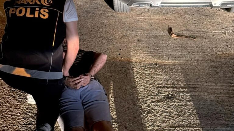 Ortak Operasyonla Kırmızı Bültenle Aranan Şüpheli Yakalandı