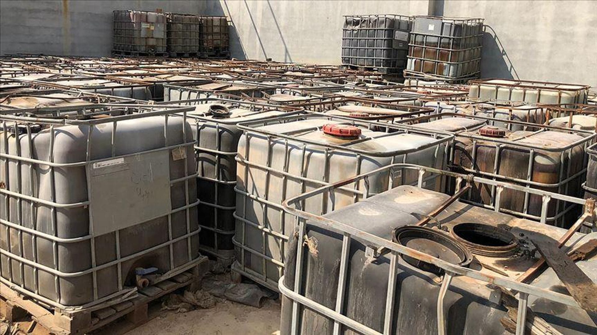 İstanbul ve diğer illerde büyük kaçak akaryakıt operasyonu: 7 kişi tutuklandı İstanbul ve diğer illerde büyük kaçak akaryakıt operasyonu: 7 kişi tutuklandı