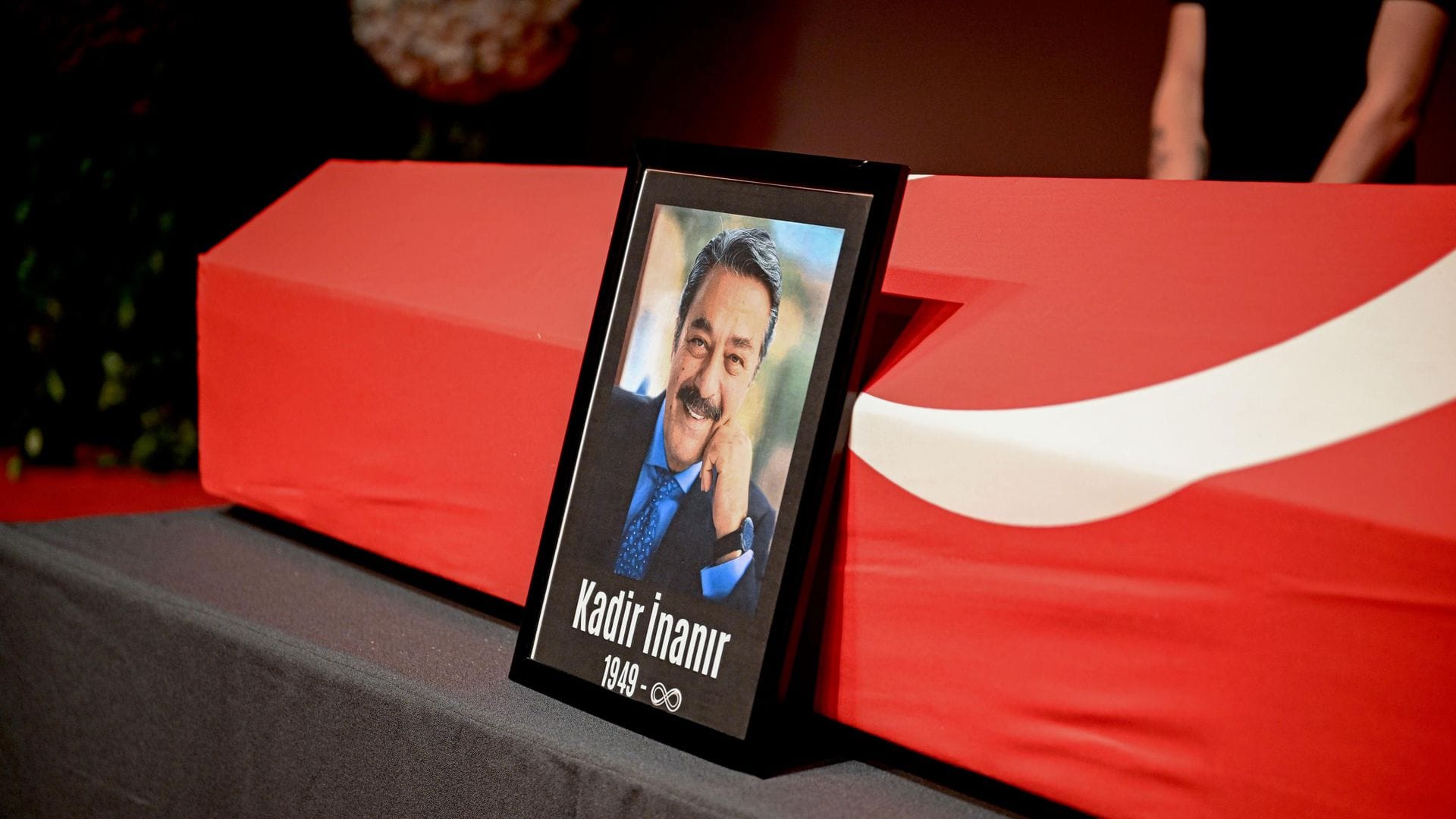 Türk Sineması’nın Usta İsmi Kadir İnanır’ın Veda Töreni