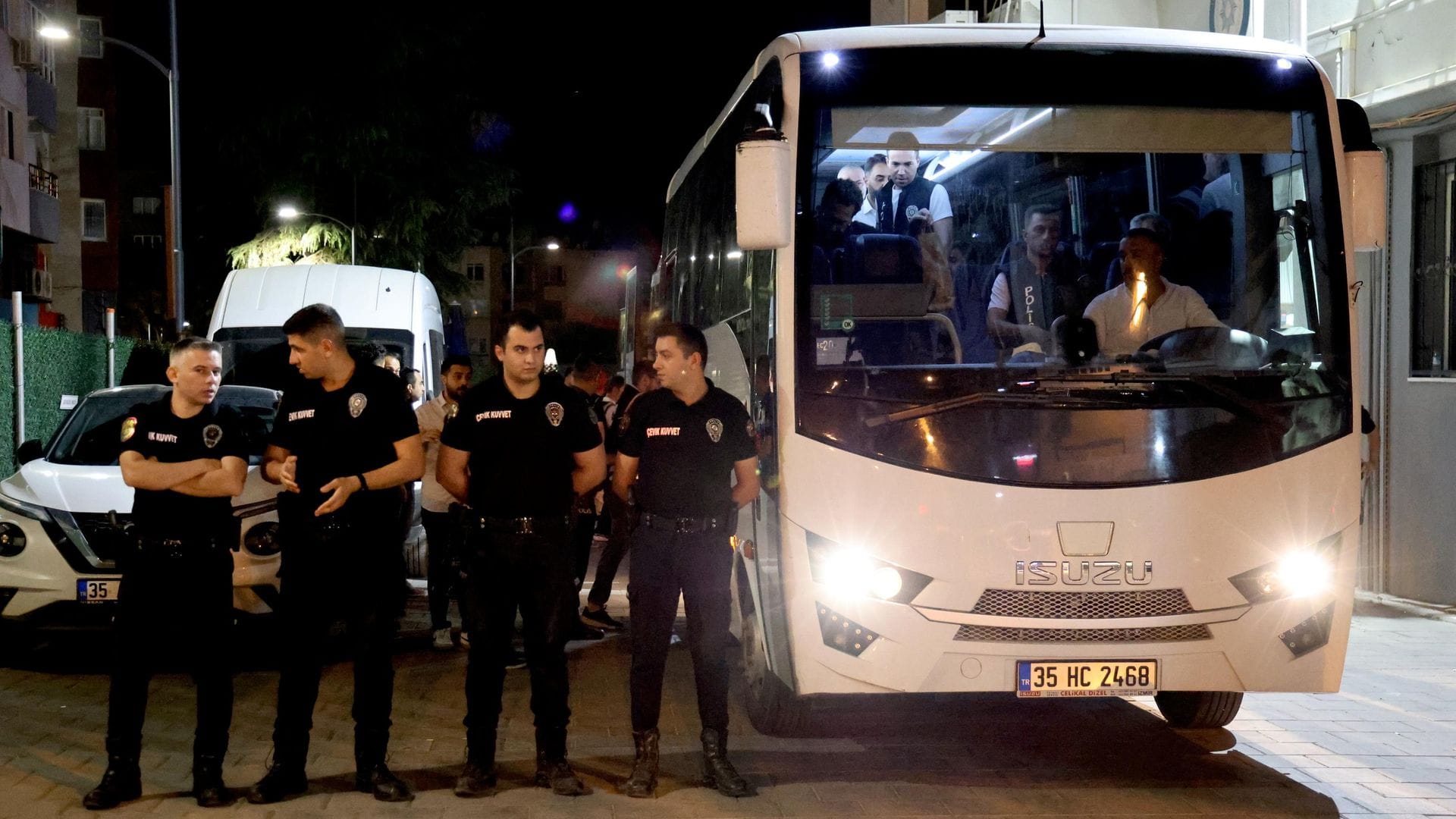 Seferihisar Belediye Başkanı İsmail Yetişkin Rüşvet Soruşturmasında Tutuklandı