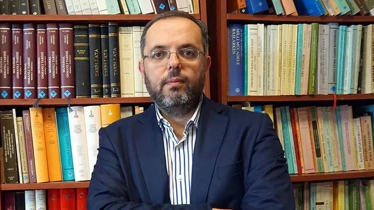 Tarihçi Erhan Afyoncu’dan Fener’e Şampiyonluk Reçetesi: “4 Transfer Şart”