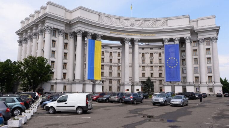 Ukrayna’nın AB Üyelik Yolculuğu Macaristan Engeline Takıldı