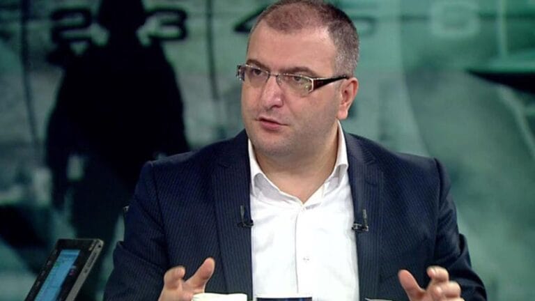 Gazeteci Cem Küçük Adliyeye Götürüldü