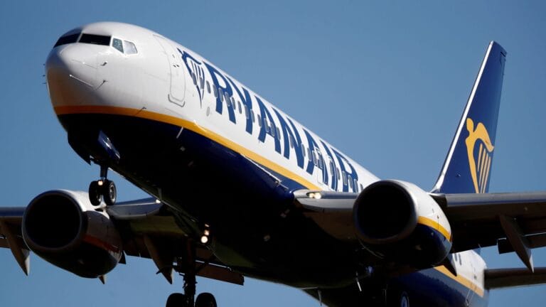 Ryanair Flight Makes Emergency Landing in Thessaloniki Due to Engine Failure