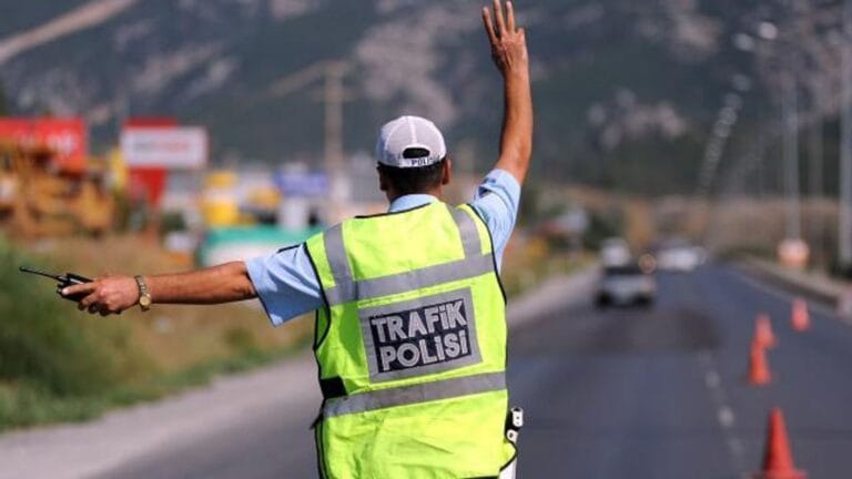 Wedding Convoy Faces Penalty: 7 Drivers Fined Total of 695 Thousand Lira