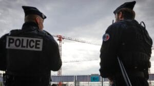 Paris’te Bıçaklı Saldırı: 3 Kişi Yaralandı