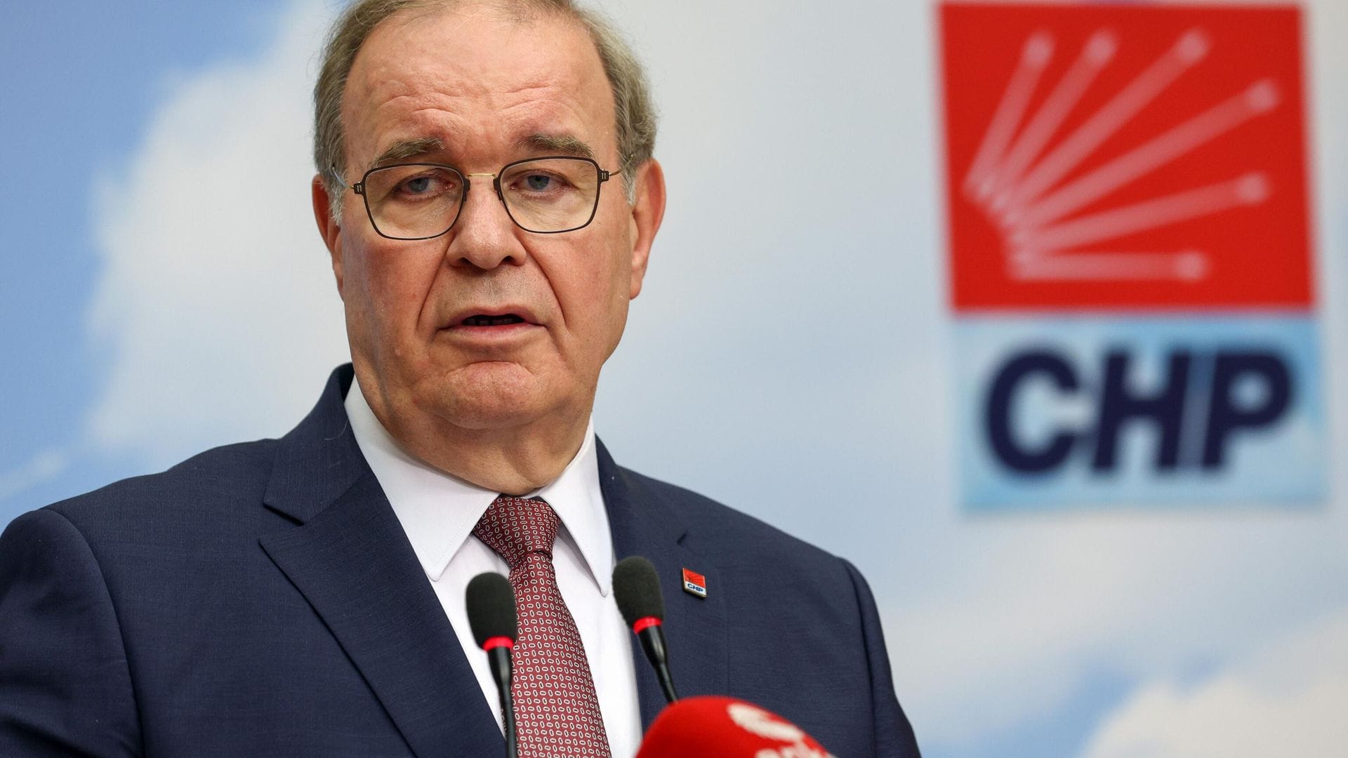 Faik Öztrak CHP’nin Yeni Grup Başkanı Oldu
