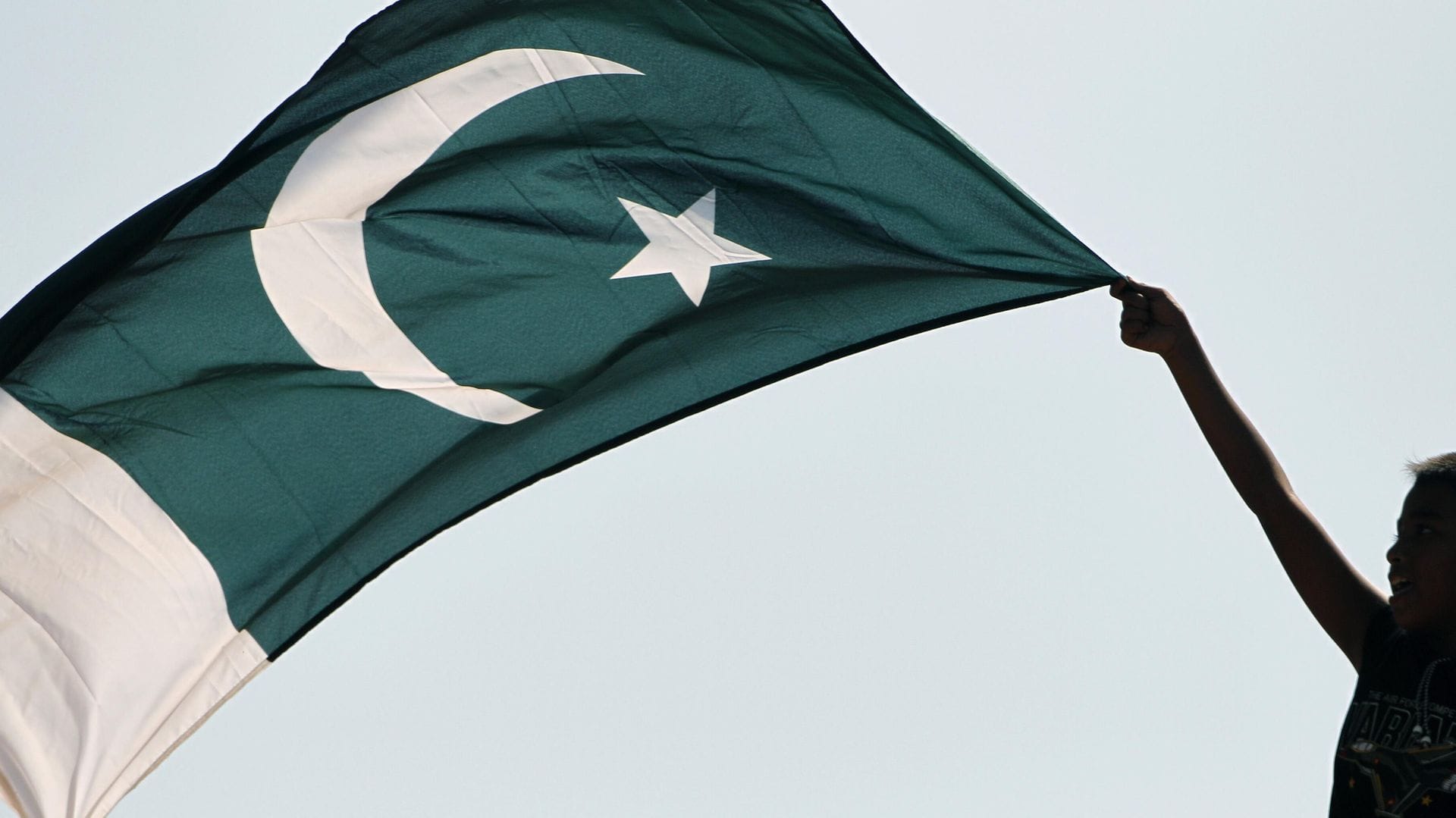 Cargo Plane Vanishes from Radar Off Karachi Coast