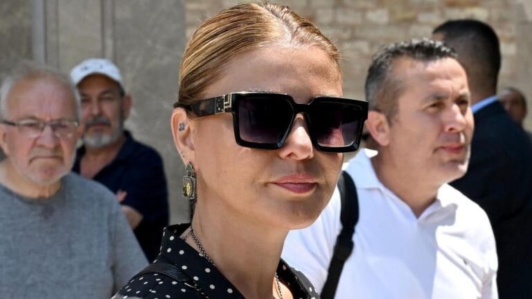 Gülben Ergen’den Ahbap Derneği’ne Bağış İtirafı: ‘Vicdanen Rahatsızım’