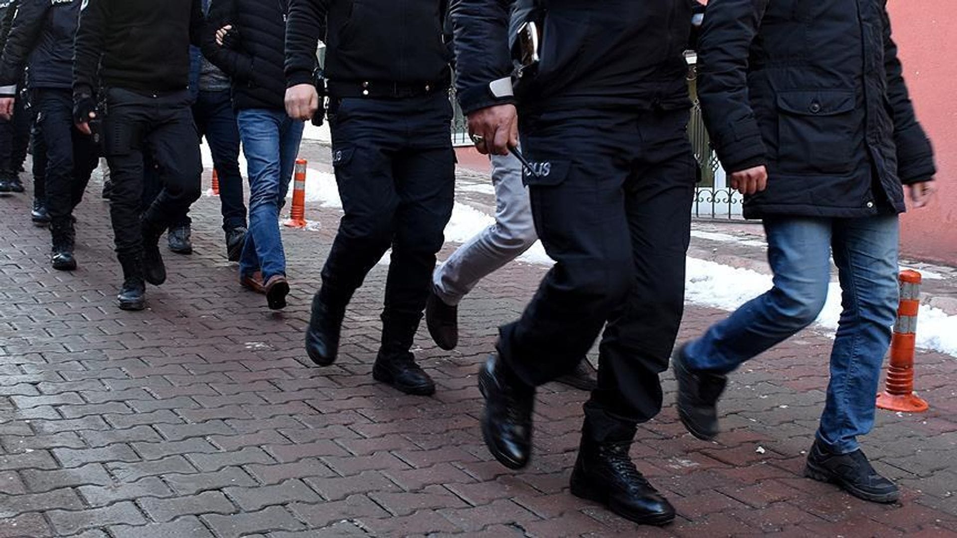 Organize Suç Örgütü Operasyonu: 31 Kişi Gözaltına Alındı