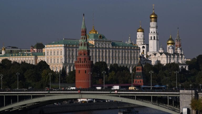 Kremlin’den AB’ye Eleştiri: Askeri-Siyasi-Ekonomik Bloğa Dönüşüyor