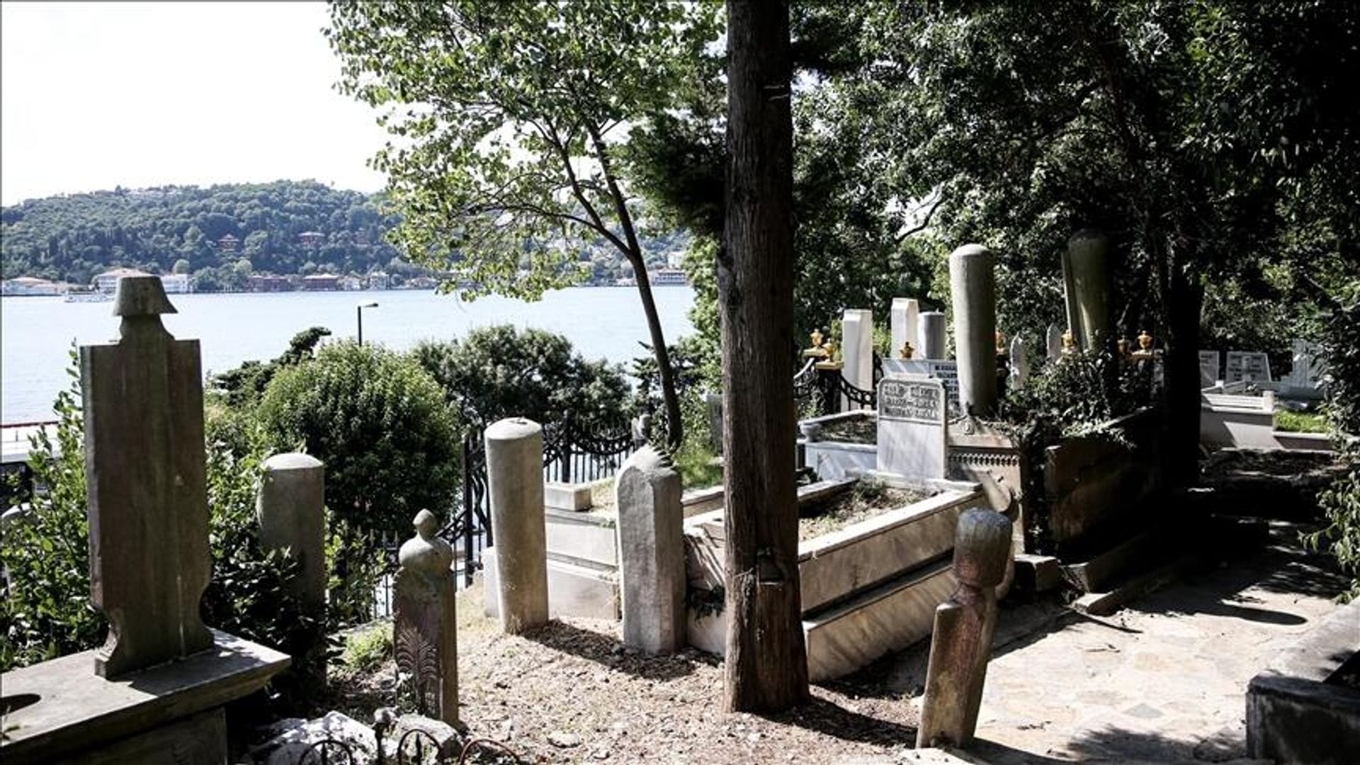İstanbul’da Mezar Yeri Bulmak Zorlaştı: Fiyatlar 334 Bin Liraya Ulaştı