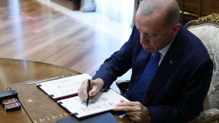 Üniversitelerde Yeni Atamalar: 8 Rektör ve 4 Yeni YÖK Üyesi