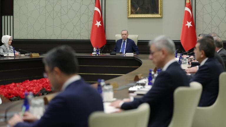 Cumhurbaşkanı Erdoğan’ın Başkanlığında Kabine Toplantısı Gerçekleşiyor