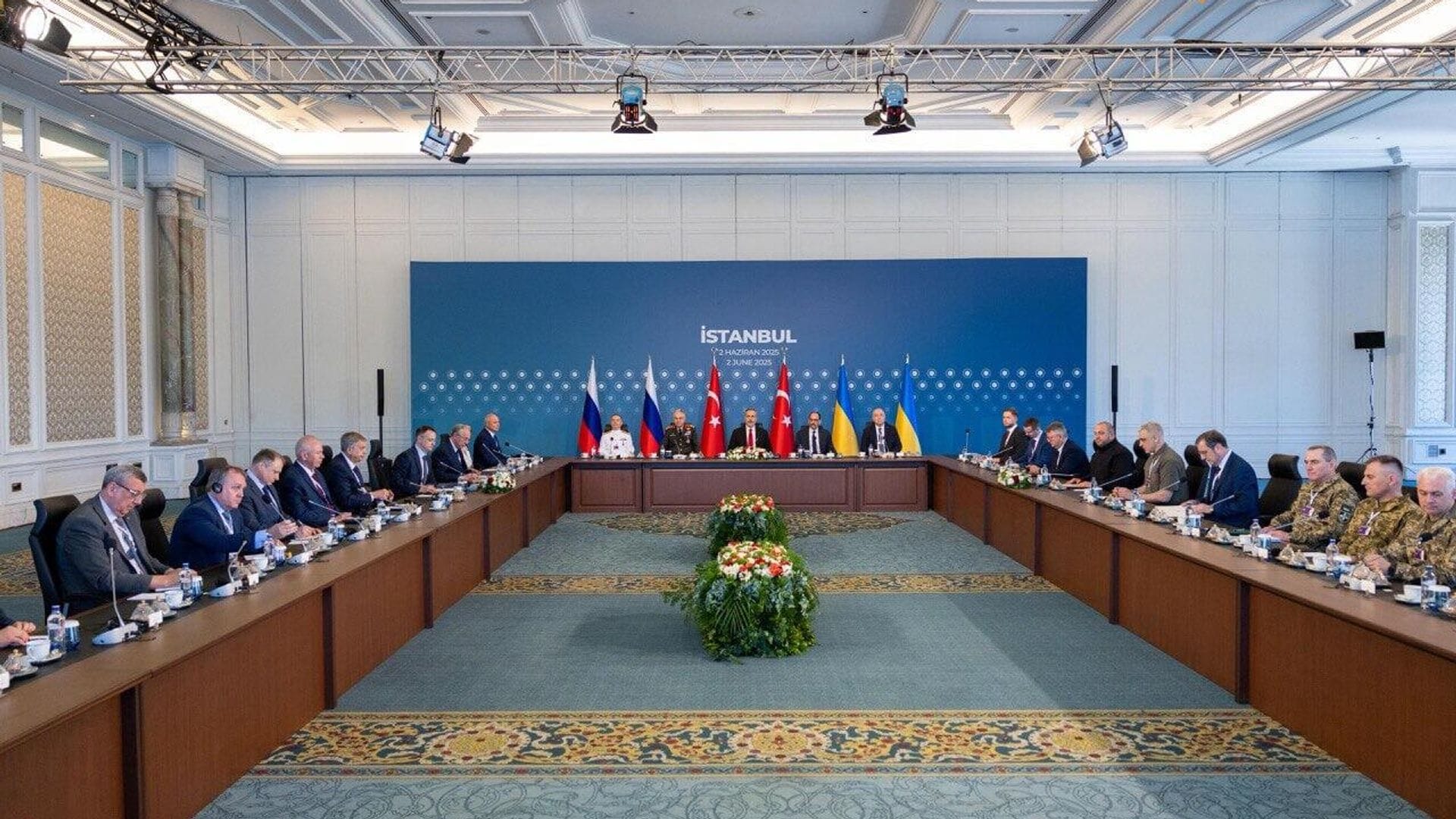 Ukrayna Halkı Rusya ile Müzakerelere Veriliyor