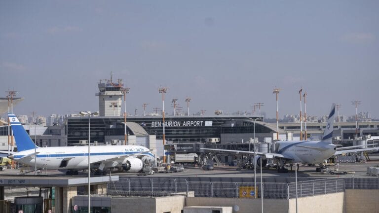 US Halts Evacuation of Military Aircraft from Israel Amid Rising Tensions with Iran