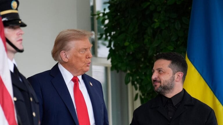 Trump, Zelenskiy’e Ukrayna’daki Çatışmayı Sonlandırması Çağrısında Bulundu
