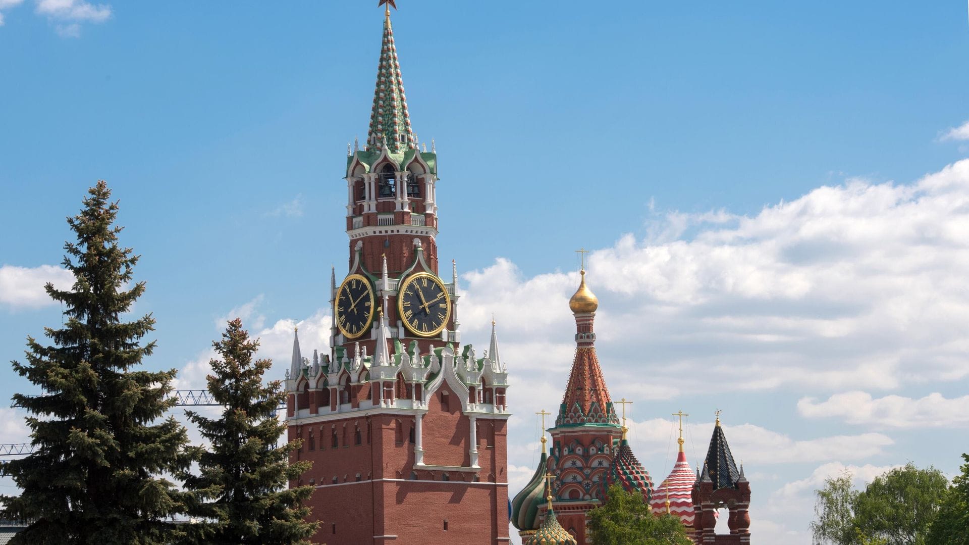 Kremlin Statement on Ukraine: Appointment of New Chief of Staff Will Not Change the Situation on the Front