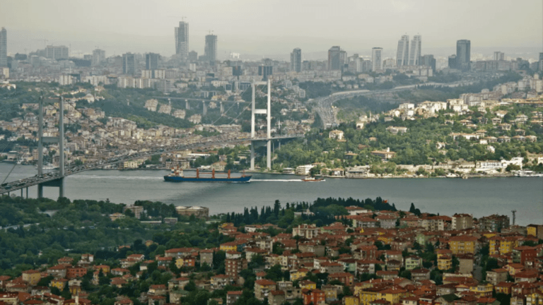 Ship Traffic Halted in Istanbul Bosphorus