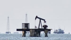 Venezuela’nın 13 Milyar Dolarlık Petrol Gelirinin Akıbeti