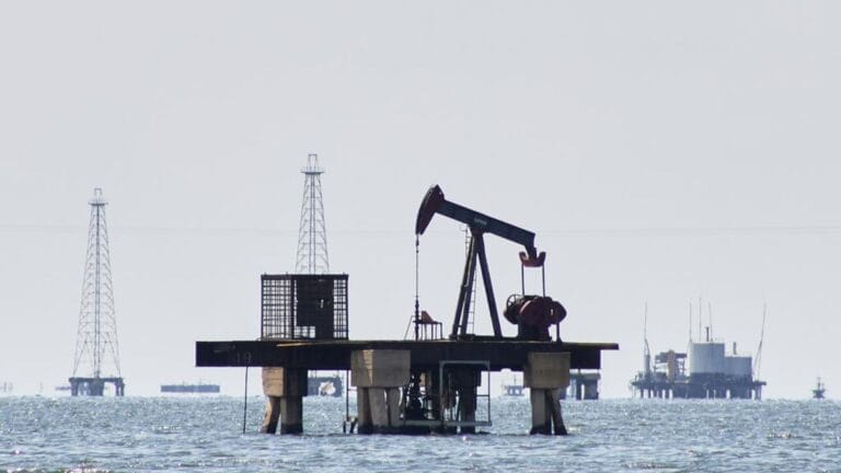 Venezuela’nın 13 Milyar Dolarlık Petrol Gelirinin Akıbeti
