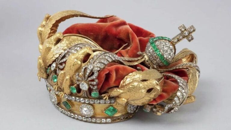 The Great Louvre Heist: Thieves Behind Million-Euro Jewelry Theft Revealed to Have Been Underpaid