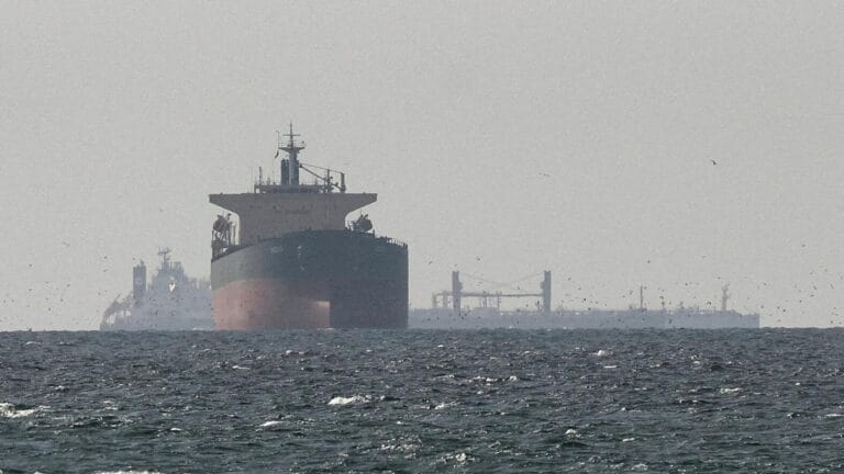 Blockade in the Strait of Hormuz is Back in Effect: US Demands 20% Tariff