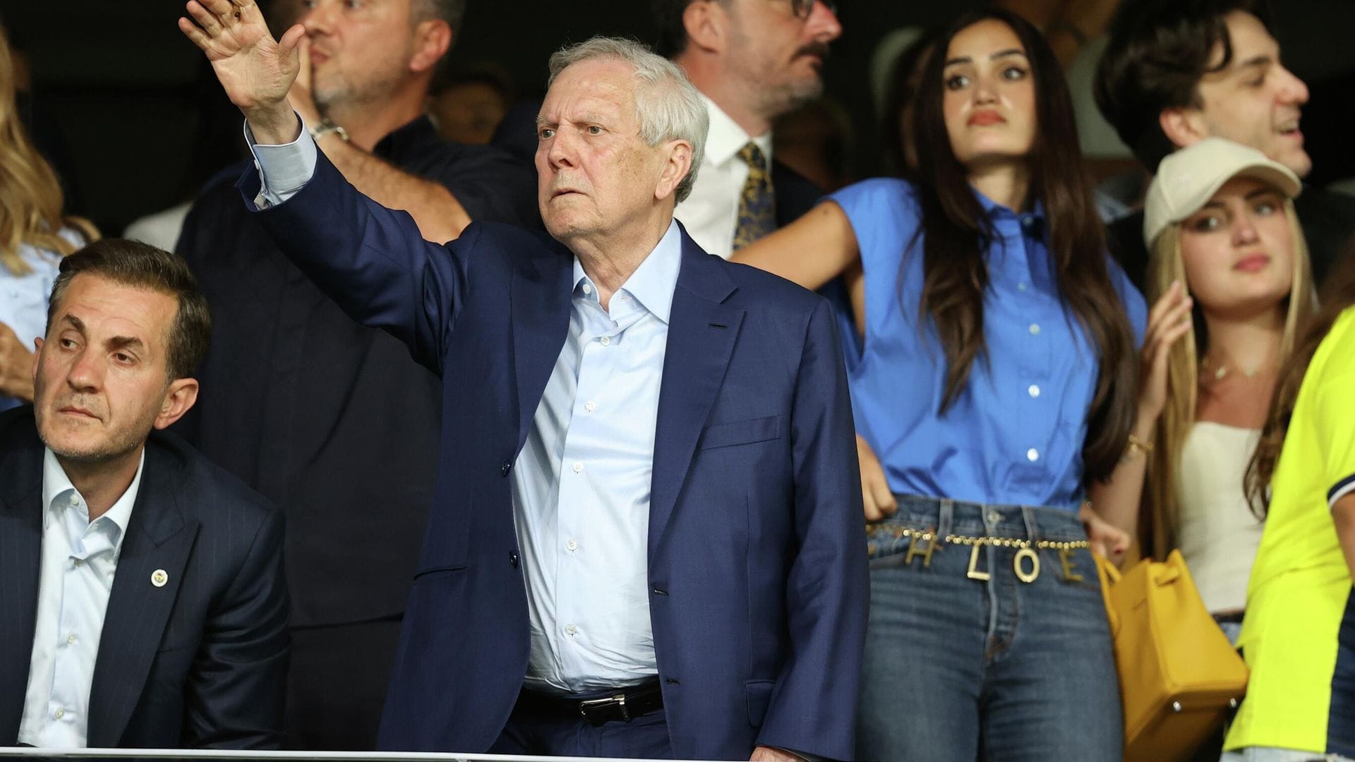 Fenerbahçe’de Büyük İstifa: 7 İsim Görevinden Ayrıldı