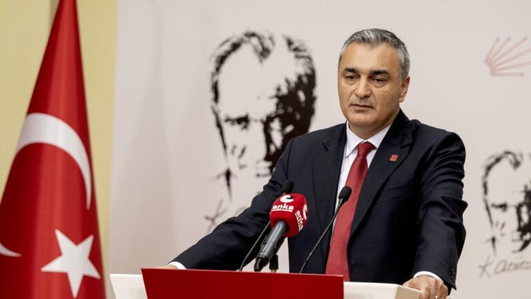 CHP’de Büyük Değişim: 4 İl Teşkilatı Feshedildi, 5 İle Yeni Başkan Atandı