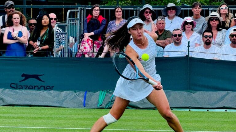 Zeynep Sönmez Wimbledon Macını Usta Rakibine Kaybetti