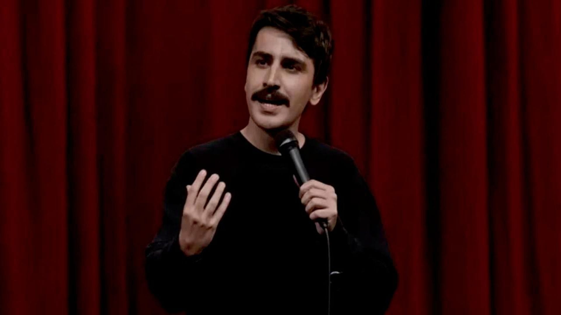 Komedyen Deniz Göktaş Yurtdışından Dönerken Gözaltına Alındı