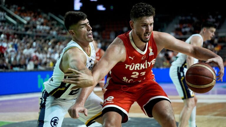 A Milli Basket Takımı Bosna Hersek’i Yenerek Liderliğini Garantiledi