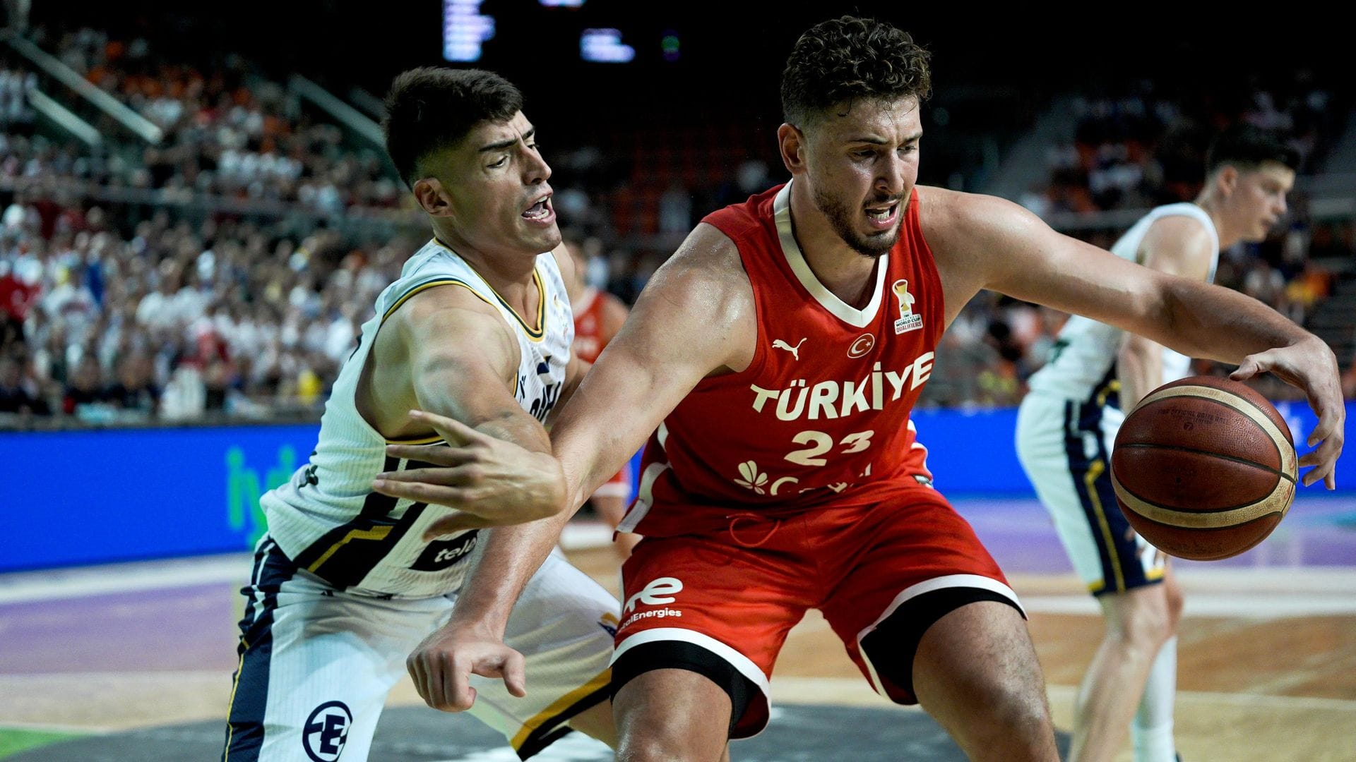 A Milli Basket Takımı Bosna Hersek’i Yenerek Liderliğini Garantiledi